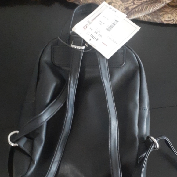 Backpack - Picture 2 of 6